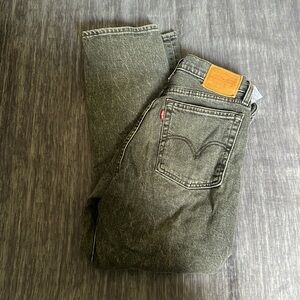 Women’s Levi’s wedgie jeans